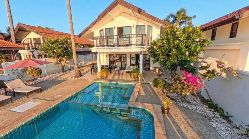 Beachfront Pool Villa 3BR – Malee Beach Villas E7