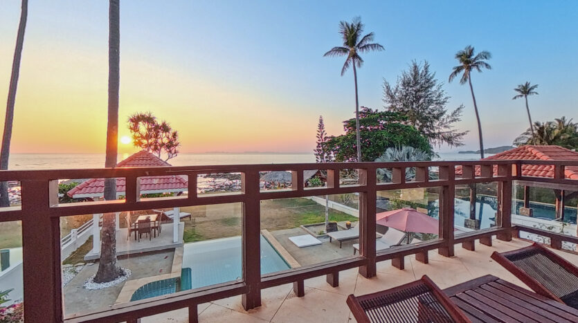 Beachfront Pool Villa 3BR – Malee Beach Villas E7