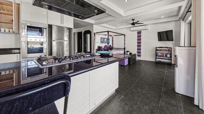 Beachfront Pool Villa 3BR – Malee Beach Villas E7