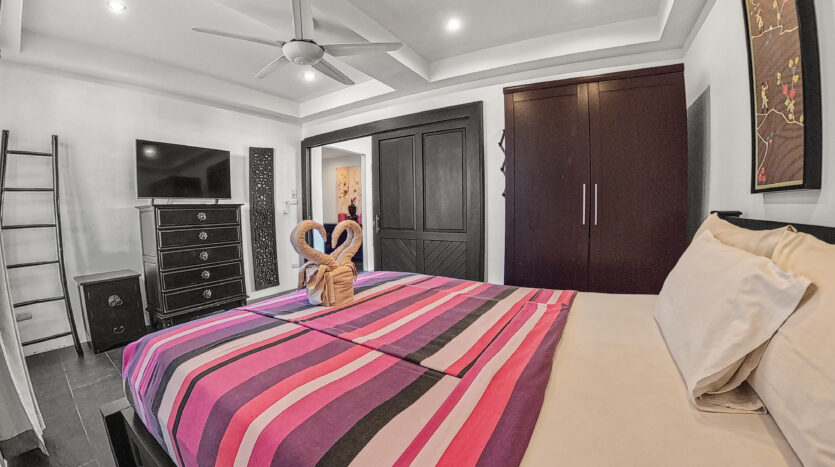 Beachfront Pool Villa 3BR – Malee Beach Villas E7