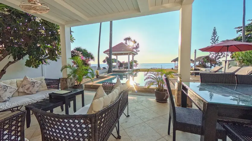 Beachfront Pool Villa 3BR – Malee Beach Villas E7