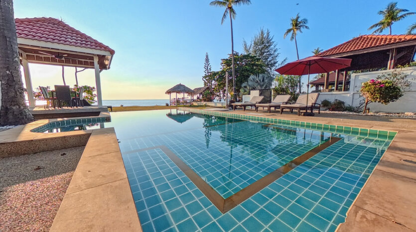 Beachfront Pool Villa 3BR – Malee Beach Villas E7