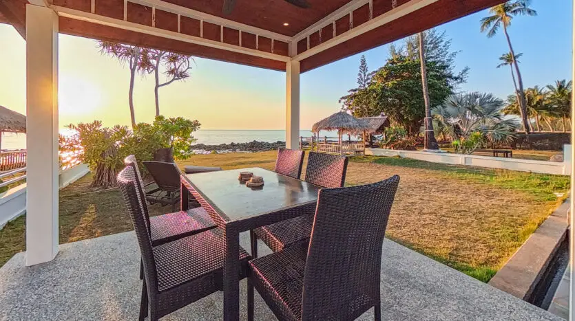 Beachfront Pool Villa 3BR – Malee Beach Villas E7