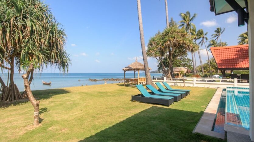 Beachfront Pool Villa 4BR – Malee Beach Villas E6