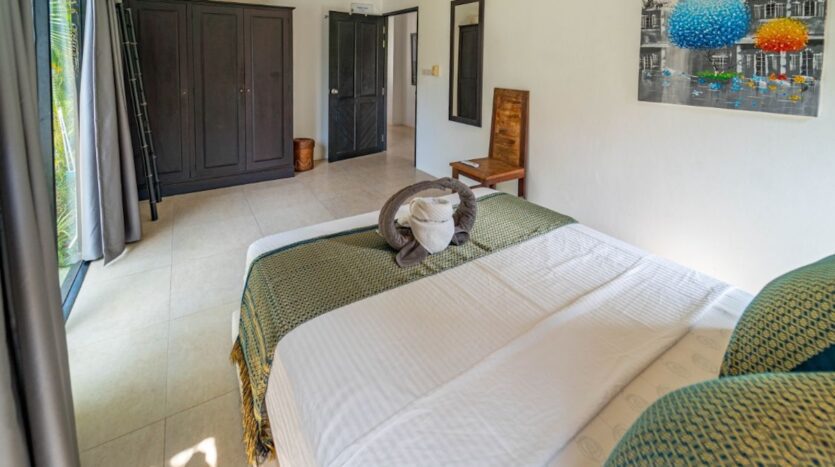 Beachfront Pool Villa 4BR – Malee Beach Villas E6