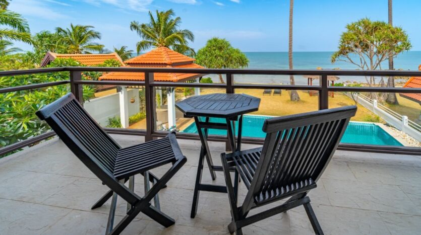 Beachfront Pool Villa 4BR – Malee Beach Villas E6