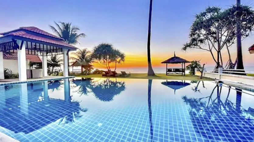 Beachfront Pool Villa 4BR – Malee Beach Villas E6