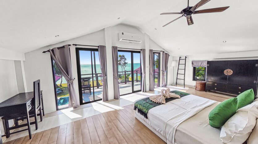 Beachfront Pool Villa 4BR – Malee Beach Villas E6