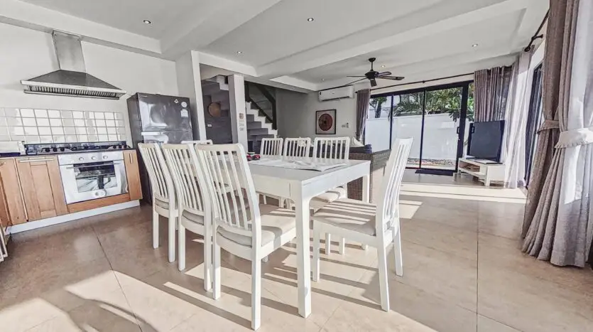 Beachfront Pool Villa 4BR – Malee Beach Villas E6