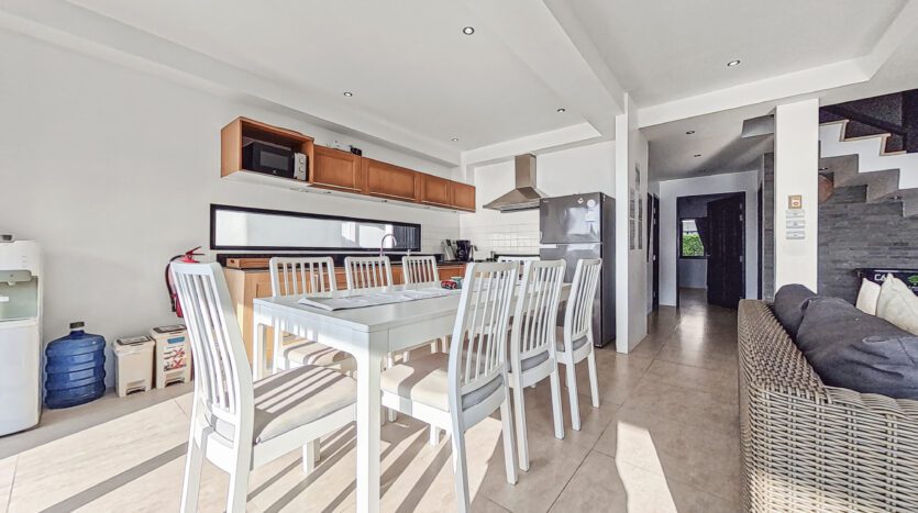 Beachfront Pool Villa 4BR – Malee Beach Villas E6