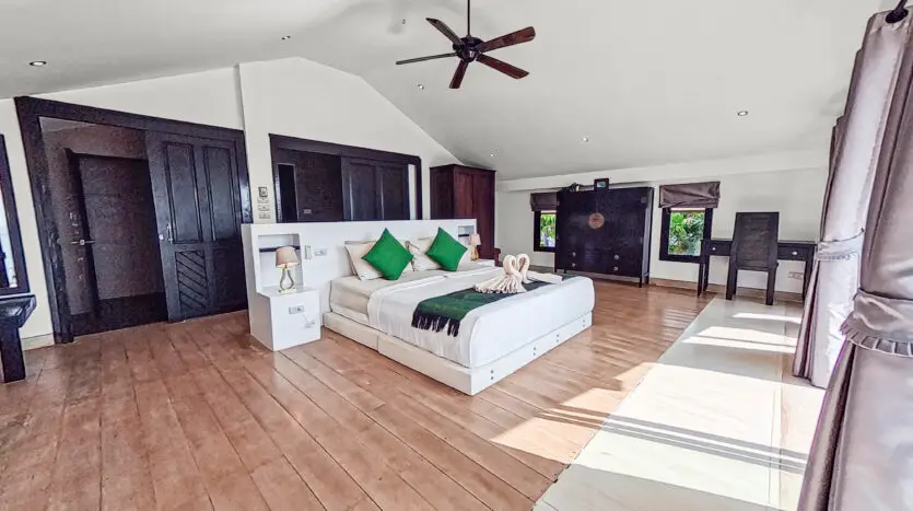 Beachfront Pool Villa 4BR – Malee Beach Villas E6