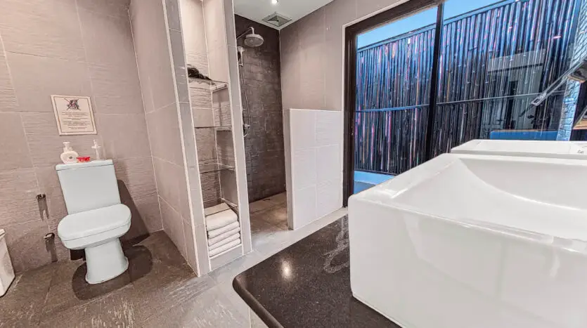 Beachfront Pool Villa 4BR – Malee Beach Villas E6