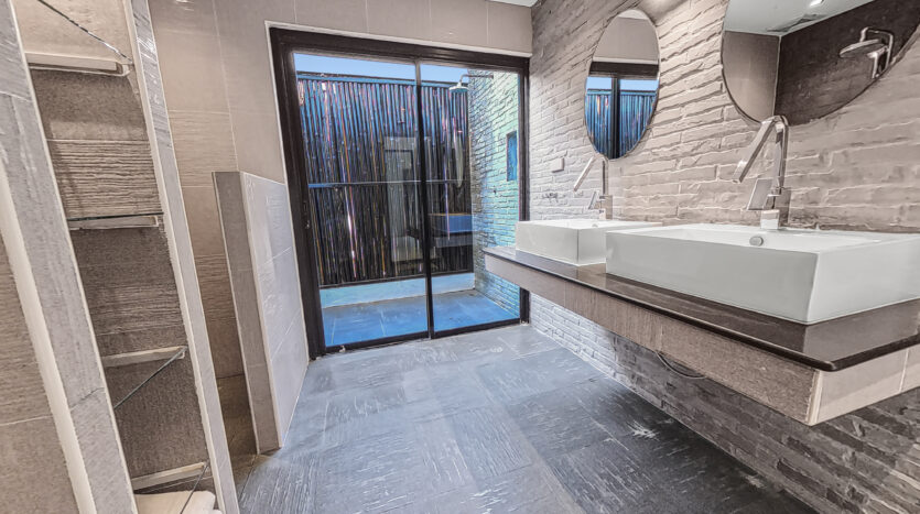 Beachfront Pool Villa 4BR – Malee Beach Villas E6