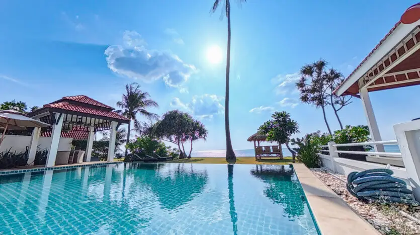 Beachfront Pool Villa 4BR – Malee Beach Villas E6