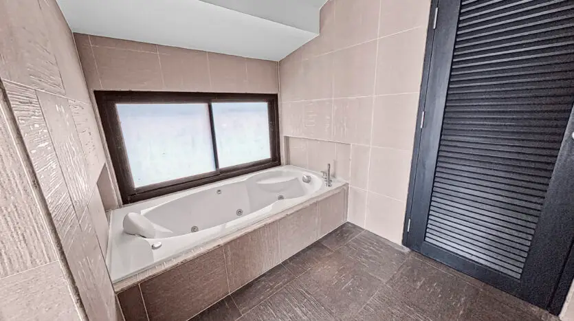 Beachfront Pool Villa 4BR – Malee Beach Villas E6