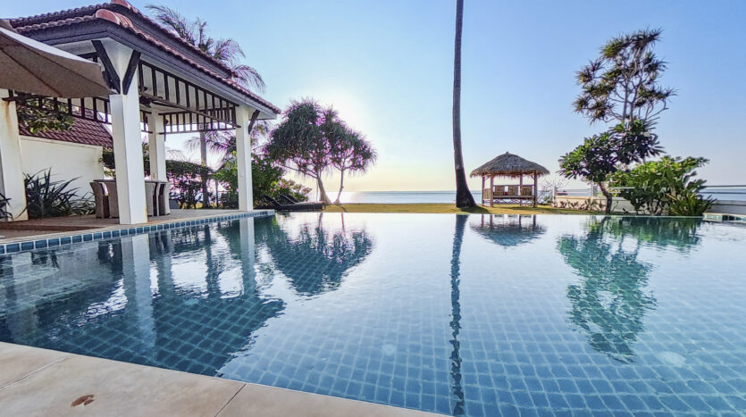 Beachfront Pool Villa 4BR – Malee Beach Villas E6