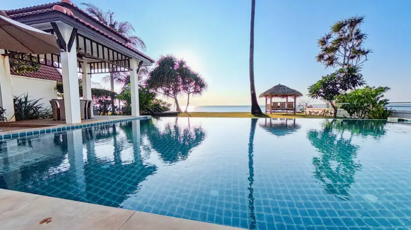 Beachfront Pool Villa 4BR – Malee Beach Villas E6