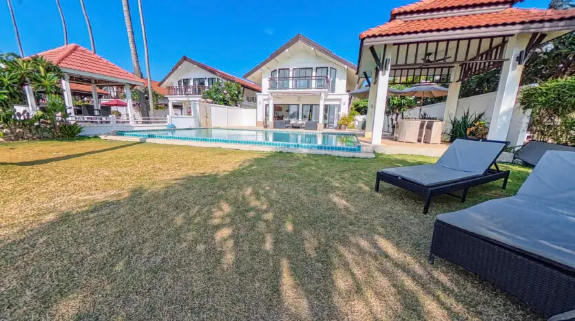 Beachfront Pool Villa 4BR – Malee Beach Villas E6