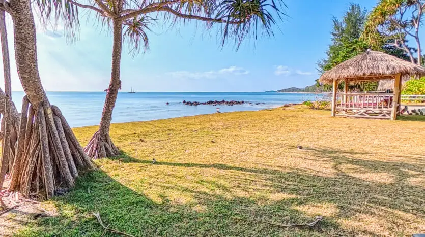 Beachfront Pool Villa 4BR – Malee Beach Villas E6