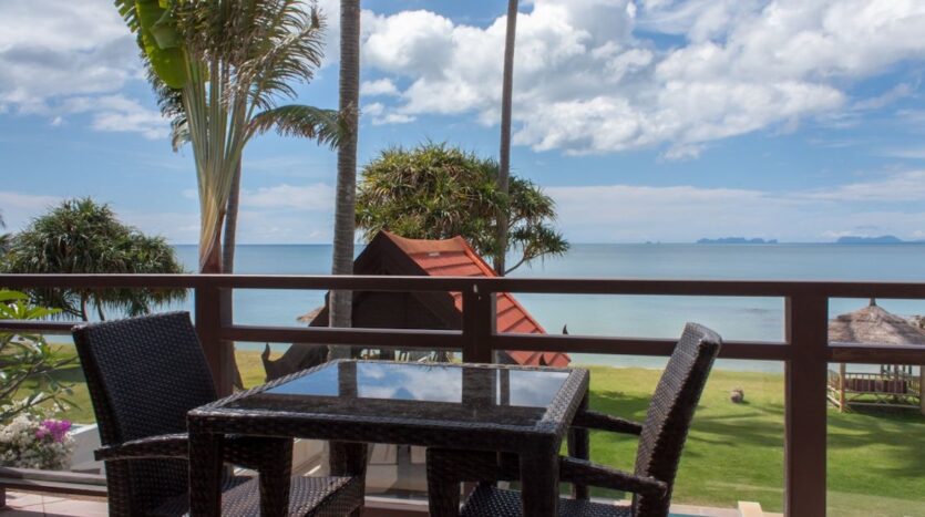 Beachfront Pool Villa 3BR – Malee Beach Villas E7