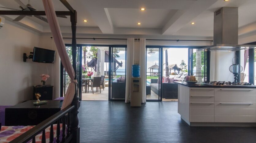 Beachfront Pool Villa 3BR – Malee Beach Villas E7