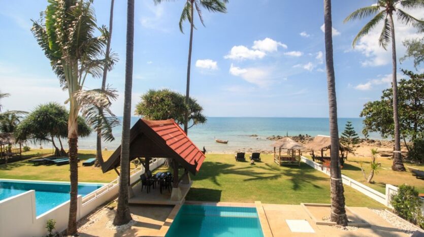 Beachfront Pool Villa 3BR – Malee Beach Villas E7