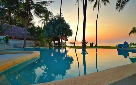 Beachfront Pool Villa 5BR – Malee Beach Villas E1