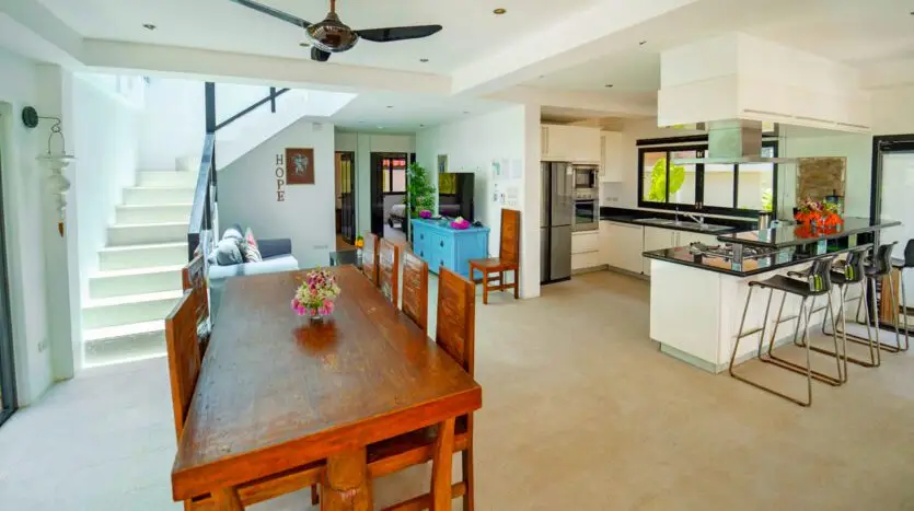 Beachfront Pool Villa 5BR – Malee Beach Villas E1