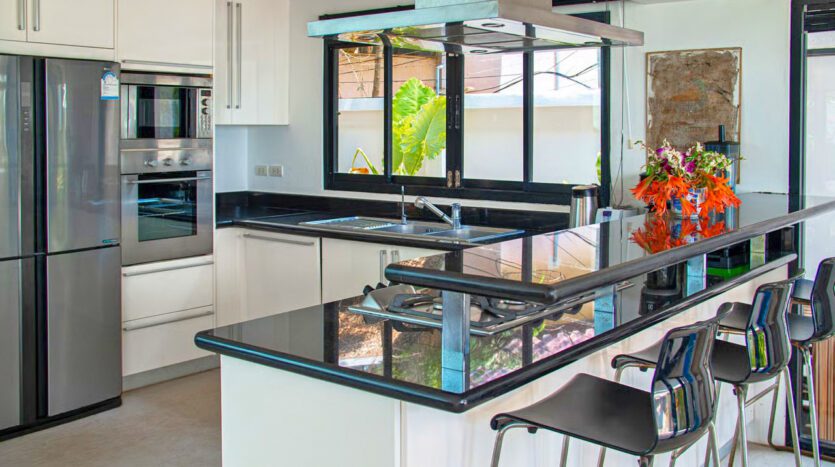 Beachfront Pool Villa 5BR – Malee Beach Villas E1