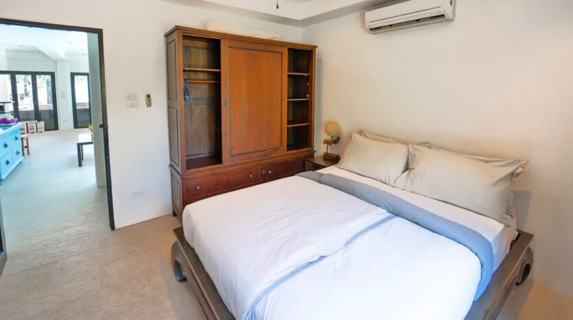 Beachfront Pool Villa 5BR – Malee Beach Villas E1