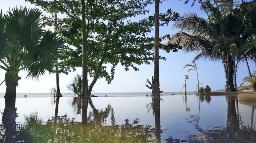 Beachfront Pool Villa 5BR – Malee Beach Villas E1