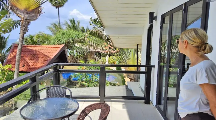 Beachfront Pool Villa 5BR – Malee Beach Villas E1